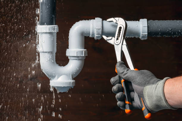 Professional Drain Cleaning technician working in Stuart, IA